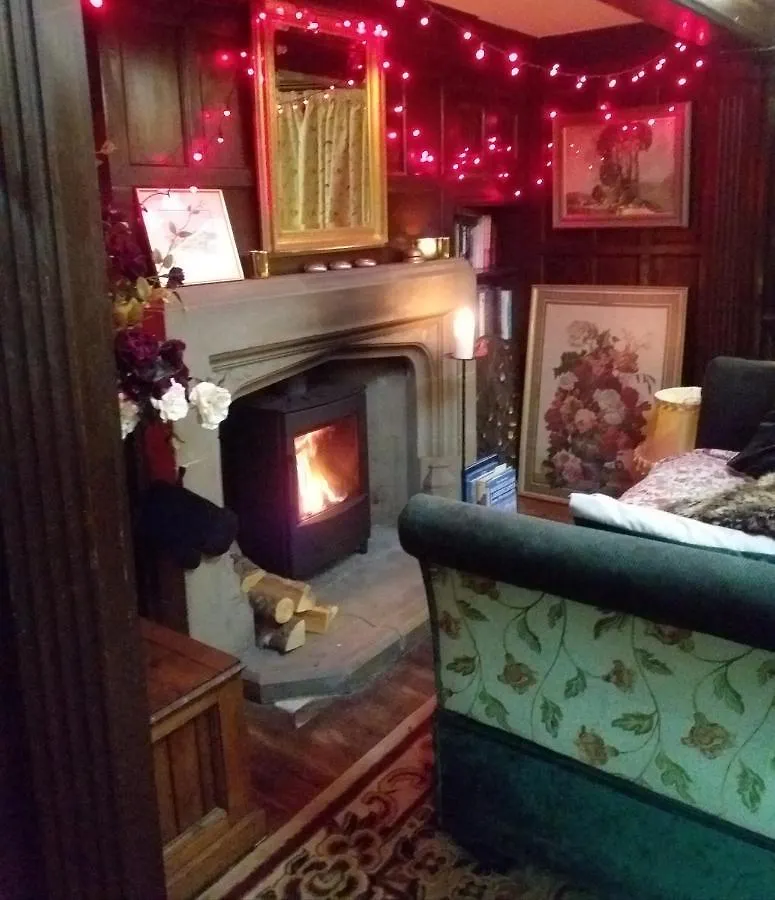 Jesmond House B&B Room3 Superking Ensuite Kingston upon Hull