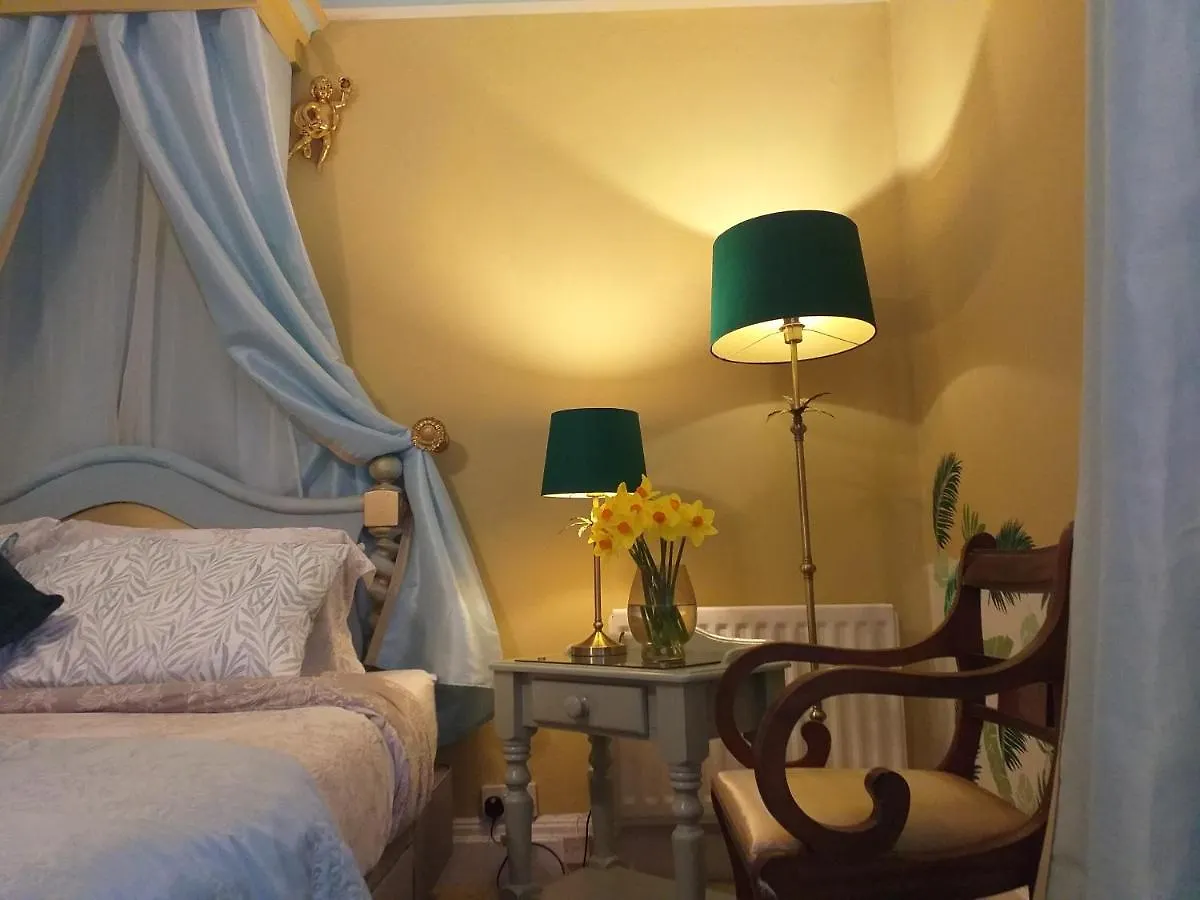 Bed & Breakfast Jesmond House B&B Room3 Superking Ensuite Kingston upon Hull